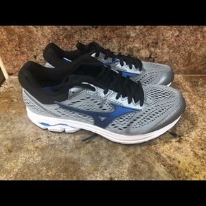 New Mizuno wave rider 22 men’s size 7